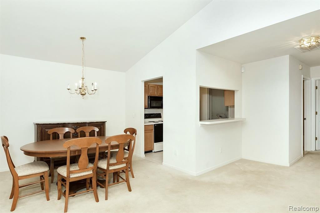 43195 Woodbridge Drive, Clinton Twp, MI 48038 — Photo 4