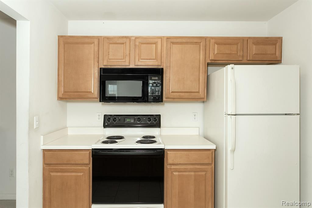 43195 Woodbridge Drive, Clinton Twp, MI 48038 — Photo 7