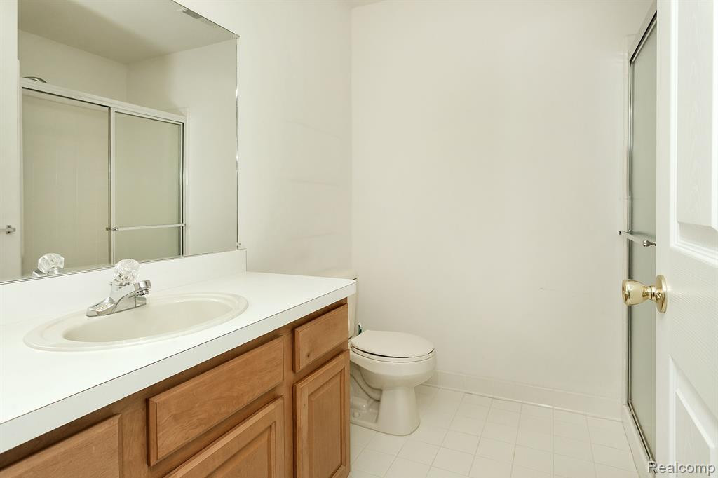 43195 Woodbridge Drive, Clinton Twp, MI 48038 — Photo 19