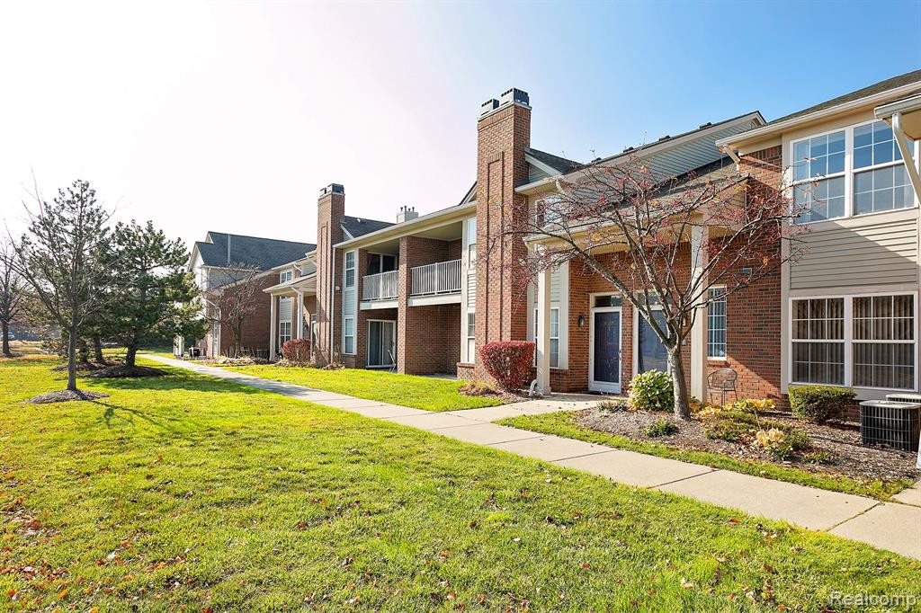 43195 Woodbridge Drive, Clinton Twp, MI 48038 — Photo 27