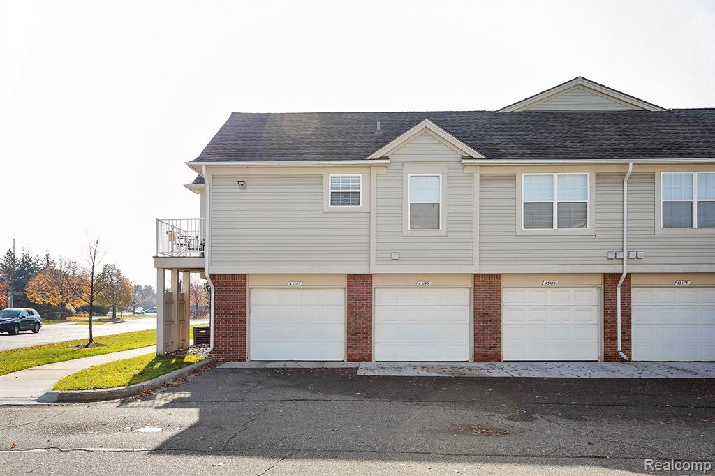 43195 Woodbridge Drive, Clinton Twp, MI 48038 — Photo 28