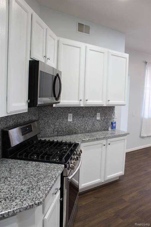235 WINDWARD, Detroit, MI 48207 — Photo 6