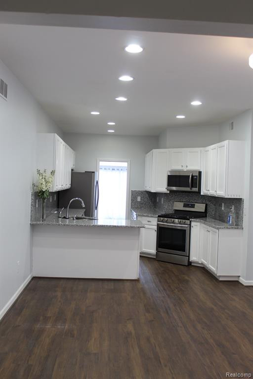 235 WINDWARD, Detroit, MI 48207 — Photo 7