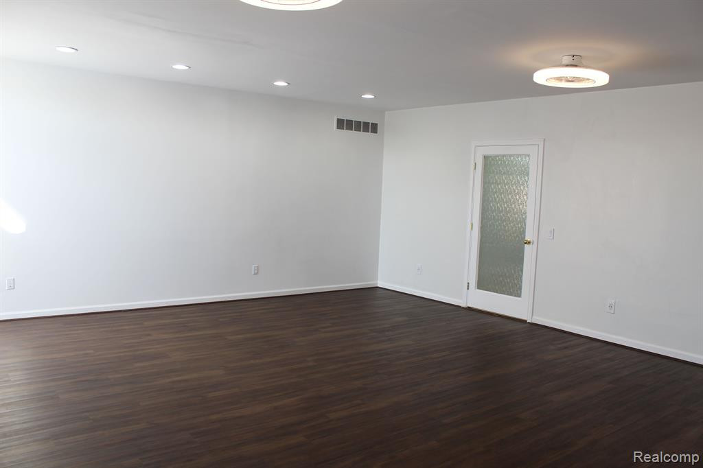 235 WINDWARD, Detroit, MI 48207 — Photo 38