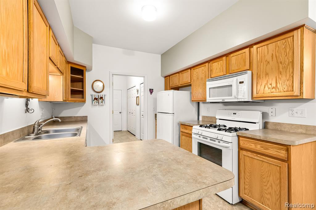3324 KNEELAND Circle, Howell, MI 48843 — Photo 10