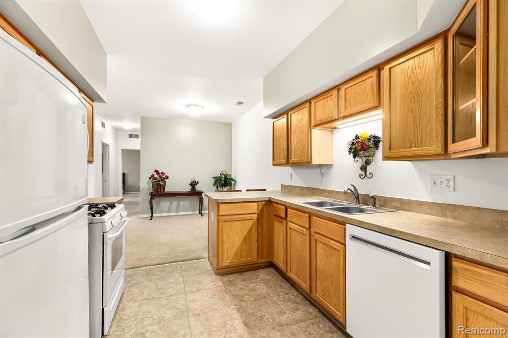 3324 KNEELAND Circle, Howell, MI 48843 — Photo 11