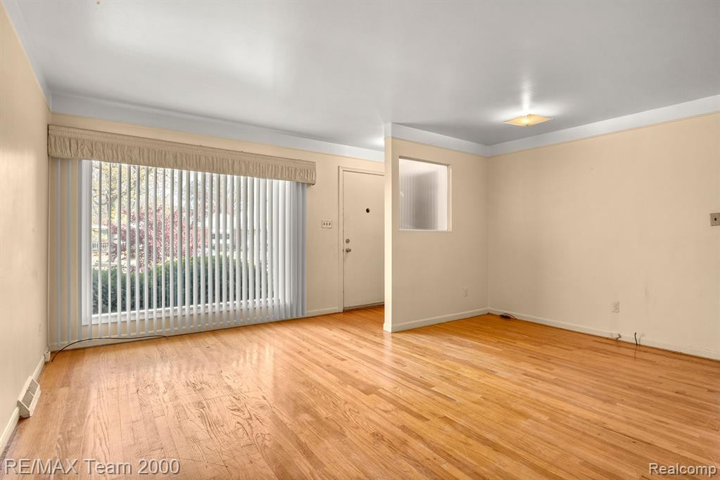 4170 LINCOLN Boulevard, Dearborn Heights, MI 48125 — Photo 6