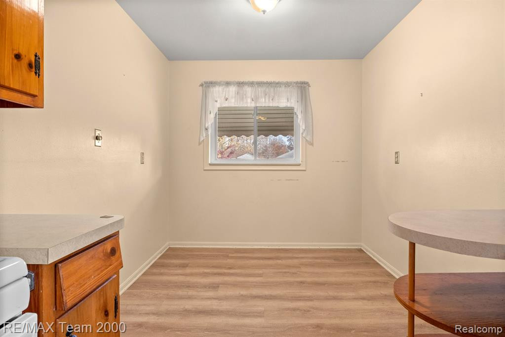 4170 LINCOLN Boulevard, Dearborn Heights, MI 48125 — Photo 14