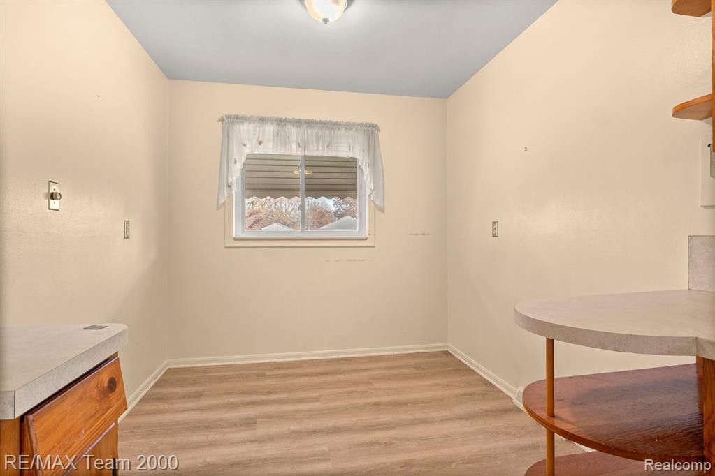 4170 LINCOLN Boulevard, Dearborn Heights, MI 48125 — Photo 15