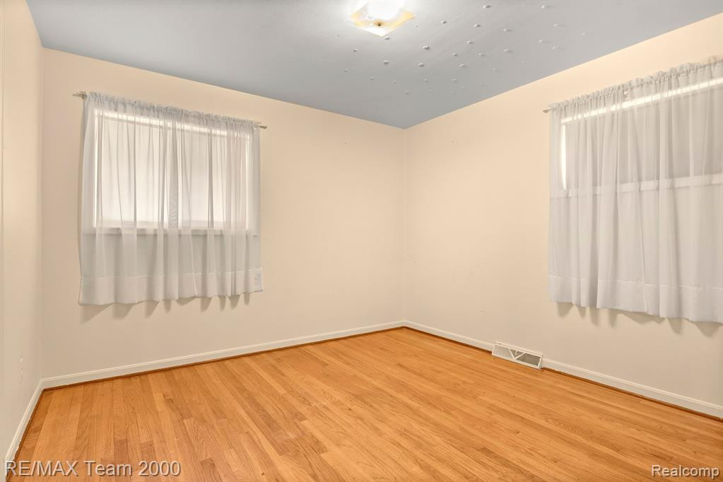 4170 LINCOLN Boulevard, Dearborn Heights, MI 48125 — Photo 18