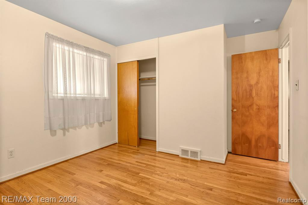 4170 LINCOLN Boulevard, Dearborn Heights, MI 48125 — Photo 20