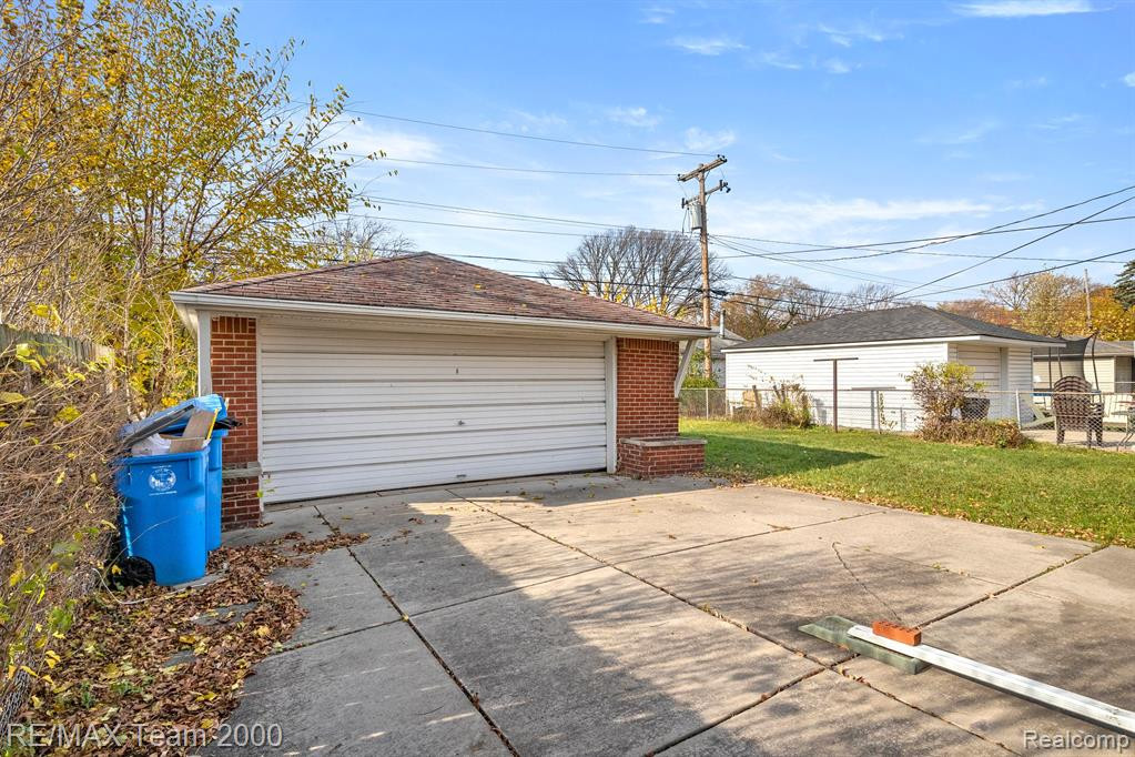 4170 LINCOLN Boulevard, Dearborn Heights, MI 48125 — Photo 30