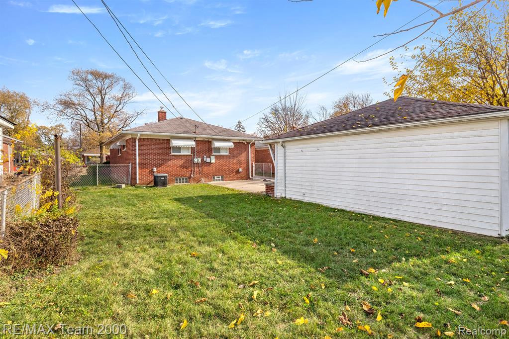 4170 LINCOLN Boulevard, Dearborn Heights, MI 48125 — Photo 34