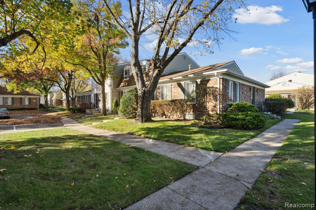 1852 TORQUAY Avenue, #181, Royal Oak, MI 48073 — Photo 4
