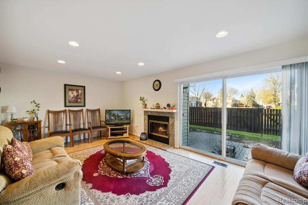 1852 TORQUAY Avenue, #181, Royal Oak, MI 48073 — Photo 12