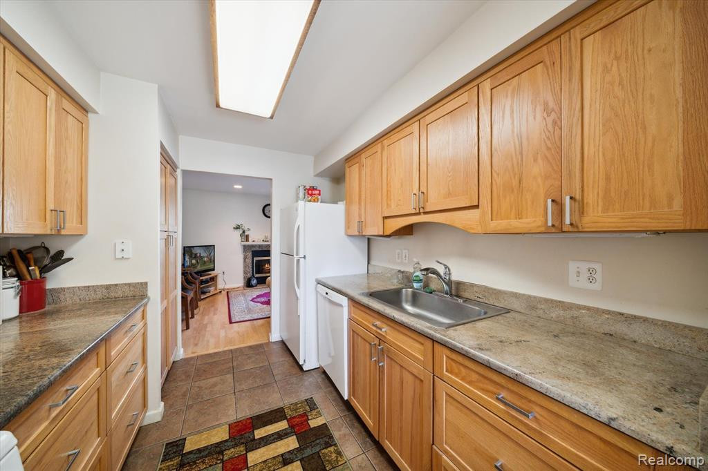 1852 TORQUAY Avenue, #181, Royal Oak, MI 48073 — Photo 19