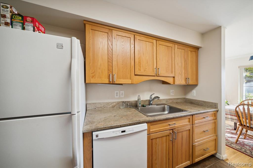 1852 TORQUAY Avenue, #181, Royal Oak, MI 48073 — Photo 22