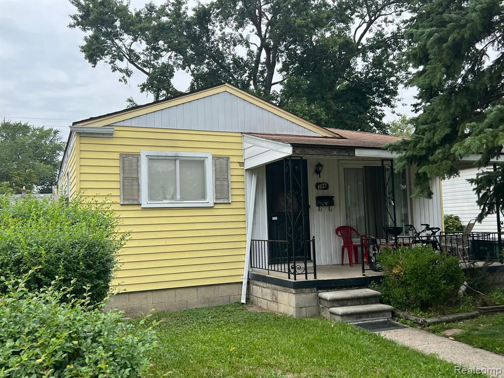 396 W PEARL Avenue, Hazel Park, MI 48030 — Photo 3