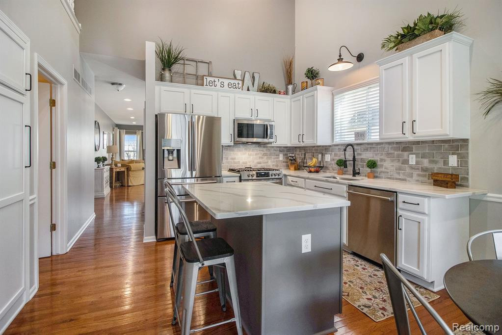 51098 Sleepy Hollow Lane, Canton, MI 48188 — Photo 8