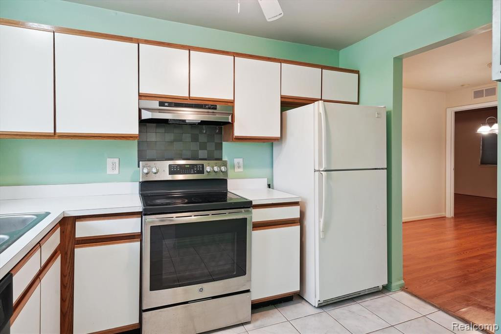 42739 LILLEY POINTE Drive, Canton, MI 48187 — Photo 10