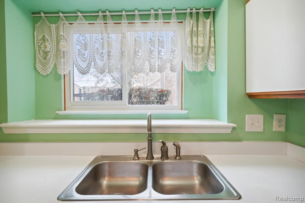 42739 LILLEY POINTE Drive, Canton, MI 48187 — Photo 12