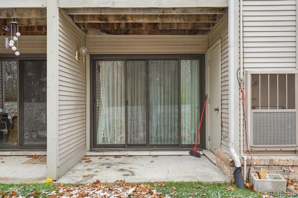42739 LILLEY POINTE Drive, Canton, MI 48187 — Photo 23