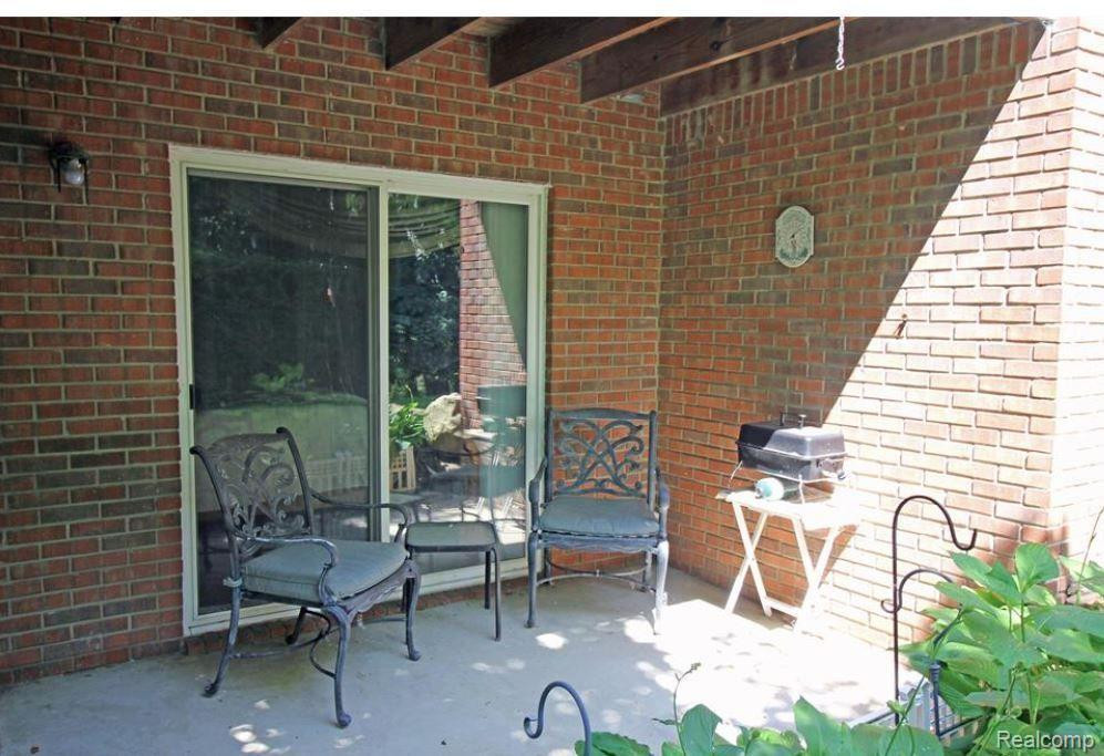 44762 MARIGOLD Drive, Sterling Heights, MI 48314 — Photo 2