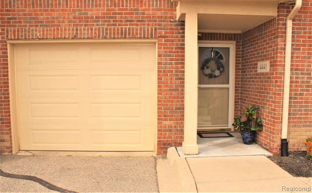 4441 SOUTHBRIDGE Drive, Canton, MI 48188 — Photo 4