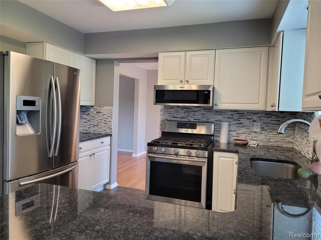 3855 PALISADES Boulevard, Ypsilanti, MI 48197 — Photo 8