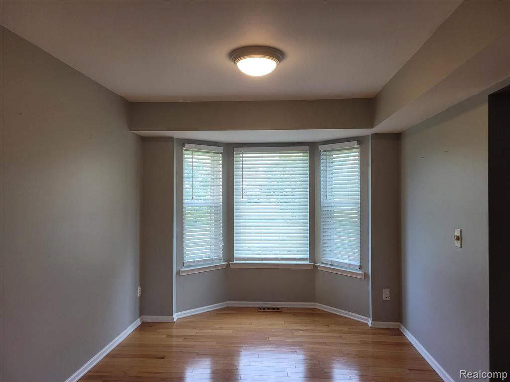 3855 PALISADES Boulevard, Ypsilanti, MI 48197 — Photo 12