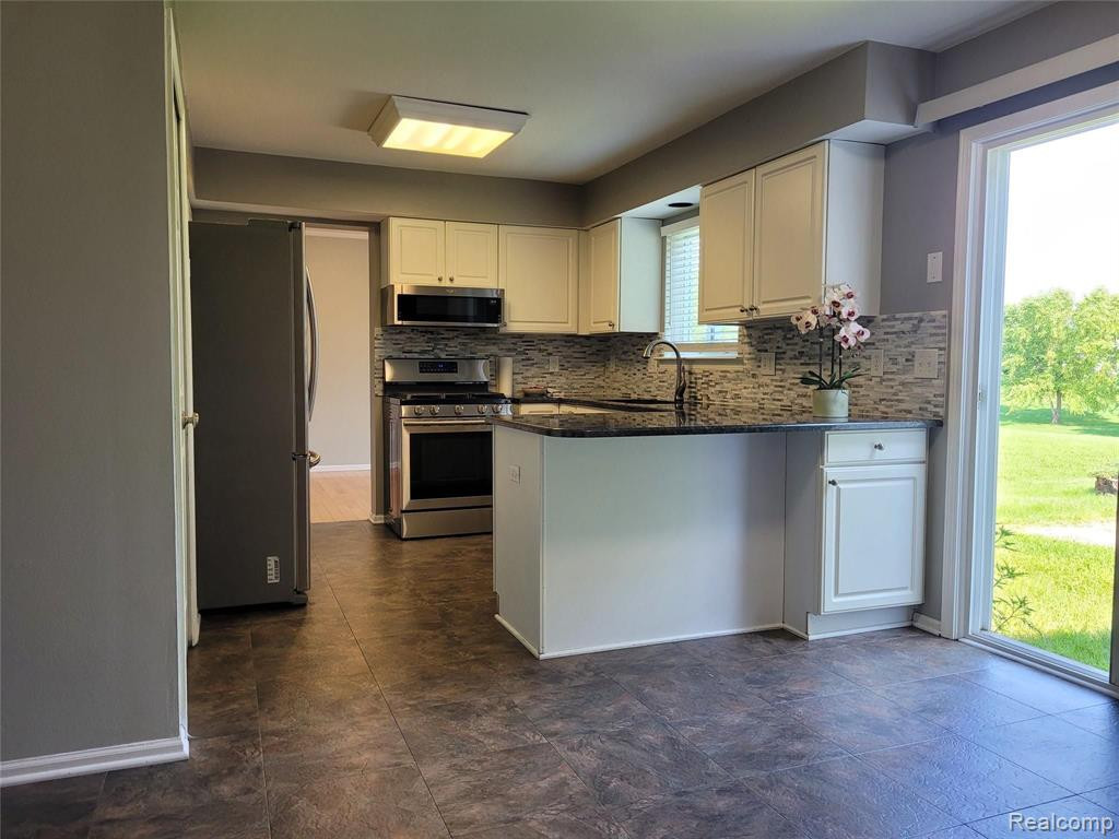 3855 PALISADES Boulevard, Ypsilanti, MI 48197 — Photo 19