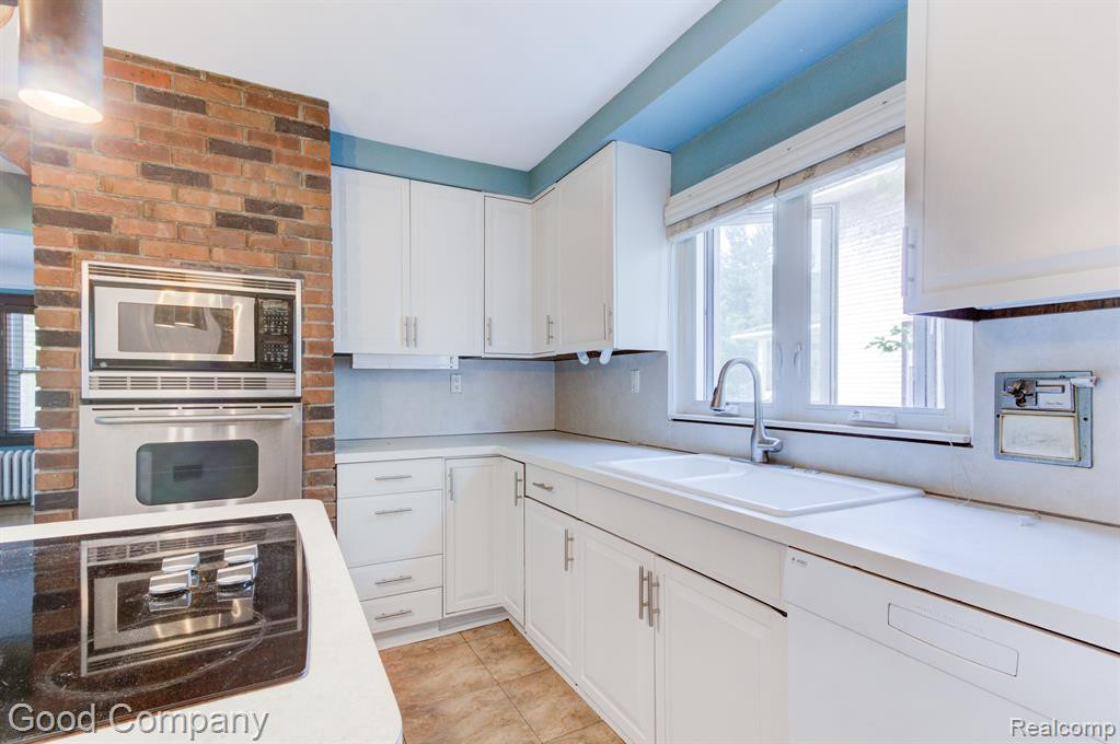 613 E LINCOLN Avenue, Royal Oak, MI 48067 — Photo 17