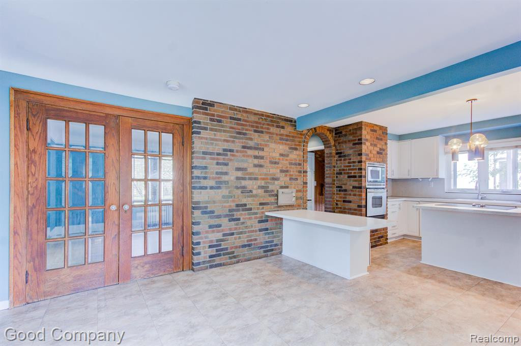 613 E LINCOLN Avenue, Royal Oak, MI 48067 — Photo 22
