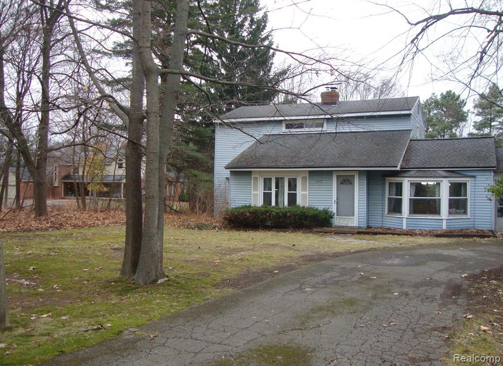 2810 W MAPLE Road, Wixom, MI 48393 — Photo 2