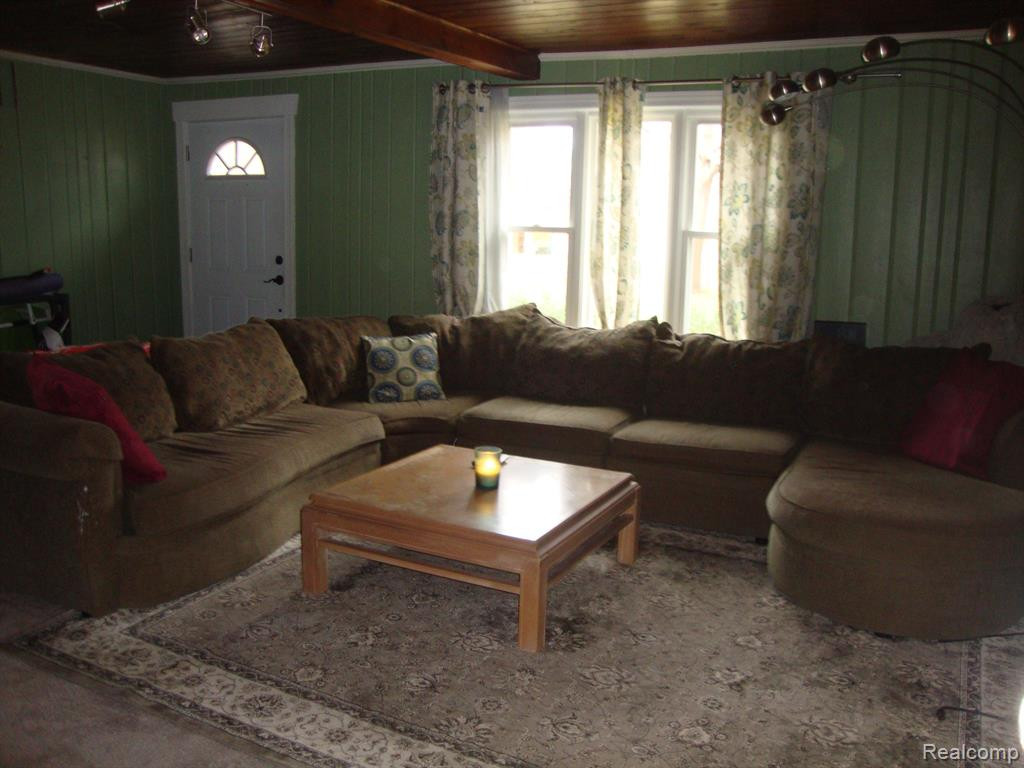 2810 W MAPLE Road, Wixom, MI 48393 — Photo 15