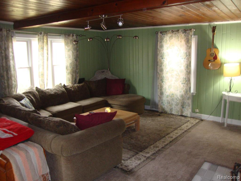 2810 W MAPLE Road, Wixom, MI 48393 — Photo 16