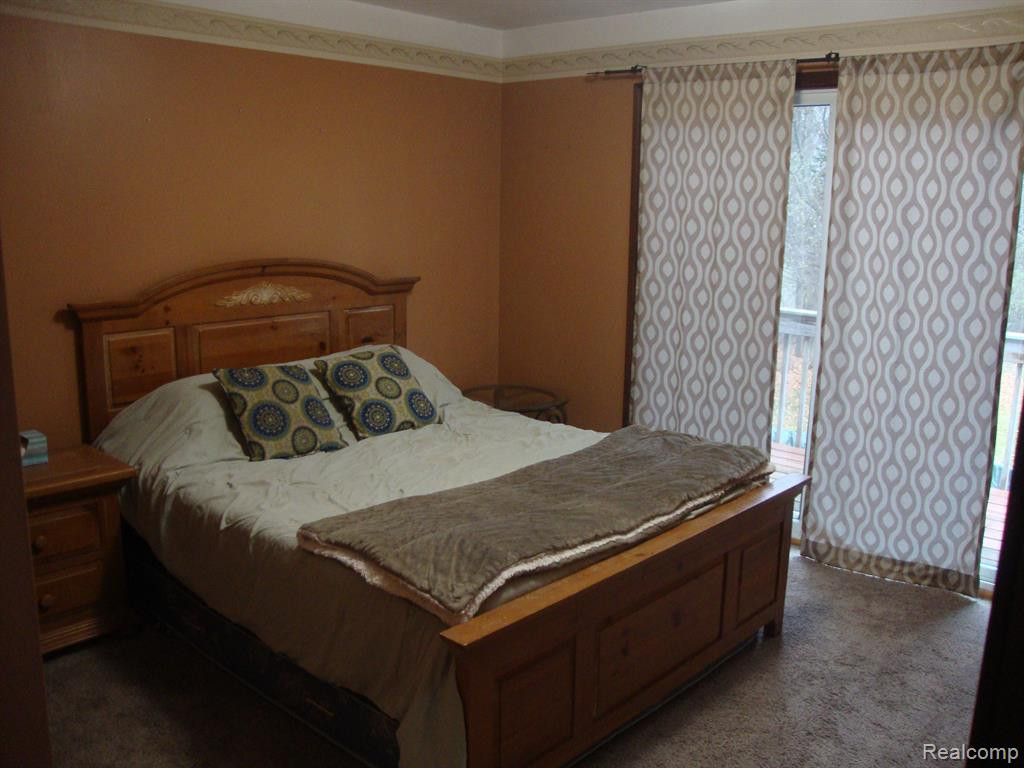 2810 W MAPLE Road, Wixom, MI 48393 — Photo 23