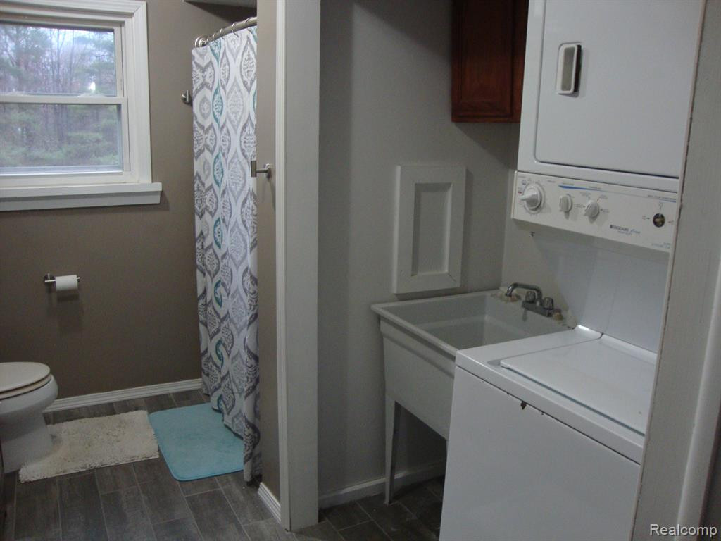2810 W MAPLE Road, Wixom, MI 48393 — Photo 27