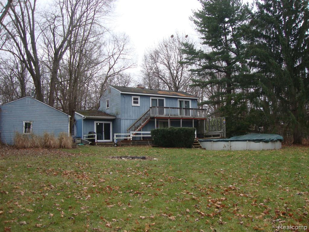 2810 W MAPLE Road, Wixom, MI 48393 — Photo 32