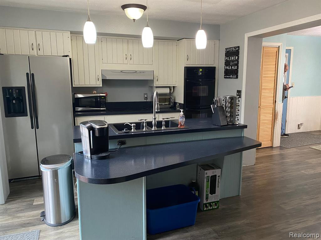 2810 W MAPLE Road, Wixom, MI 48393 — Photo 35