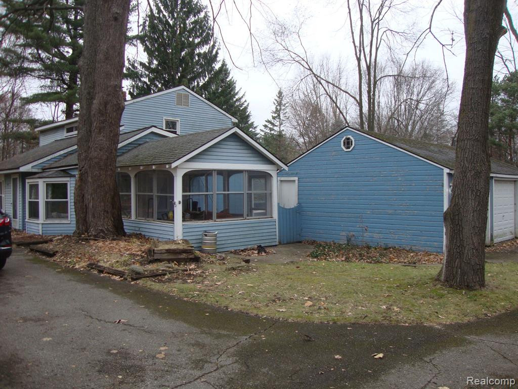 2810 W MAPLE Road, Wixom, MI 48393 — Photo 39