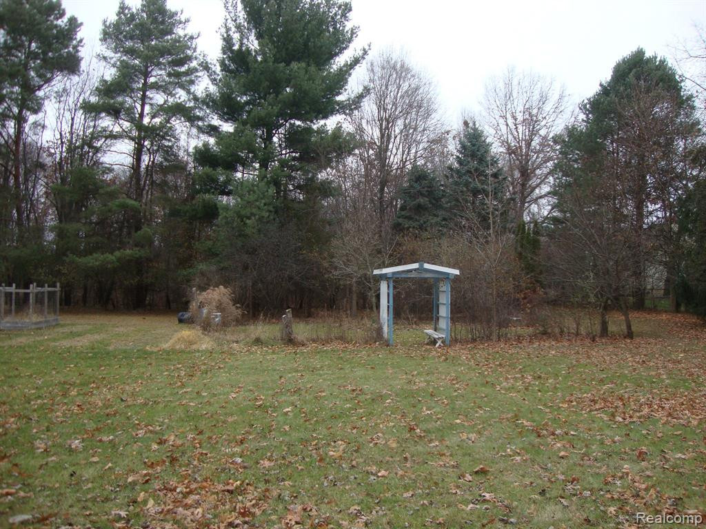 2810 W MAPLE Road, Wixom, MI 48393 — Photo 43