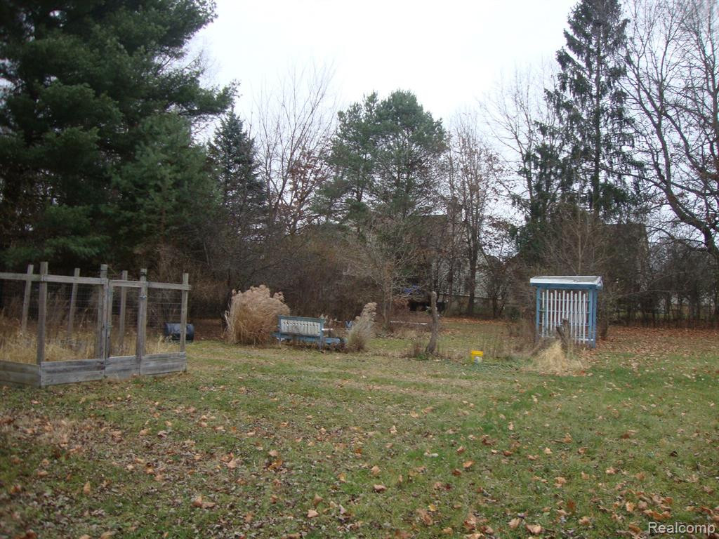2810 W MAPLE Road, Wixom, MI 48393 — Photo 44