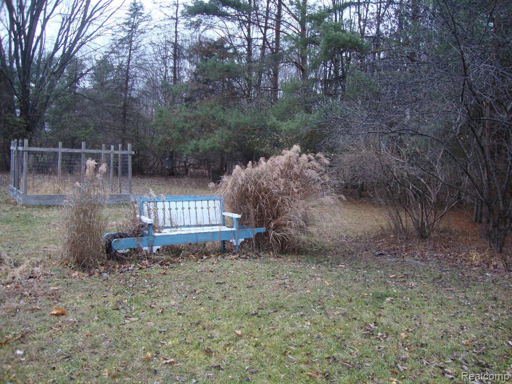 2810 W MAPLE Road, Wixom, MI 48393 — Photo 45