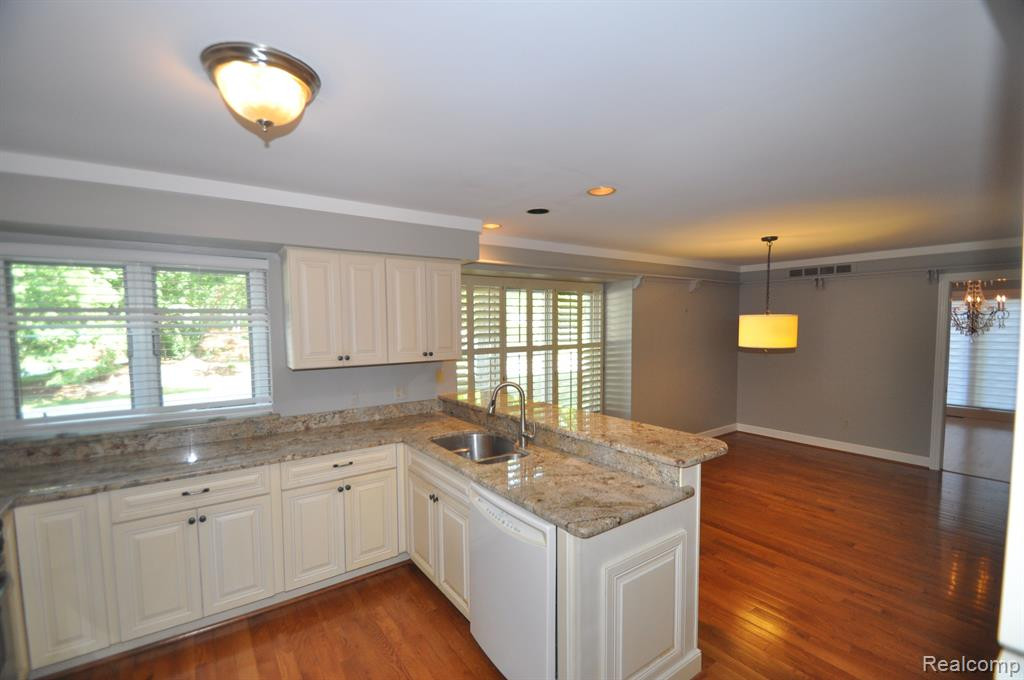 6081 DUNMORE Drive, West Bloomfield, MI — Photo 4