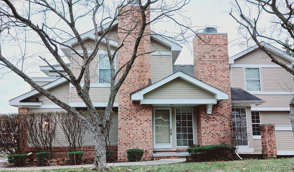 6600 BELLOWS Court, West Bloomfield, MI — front exterior