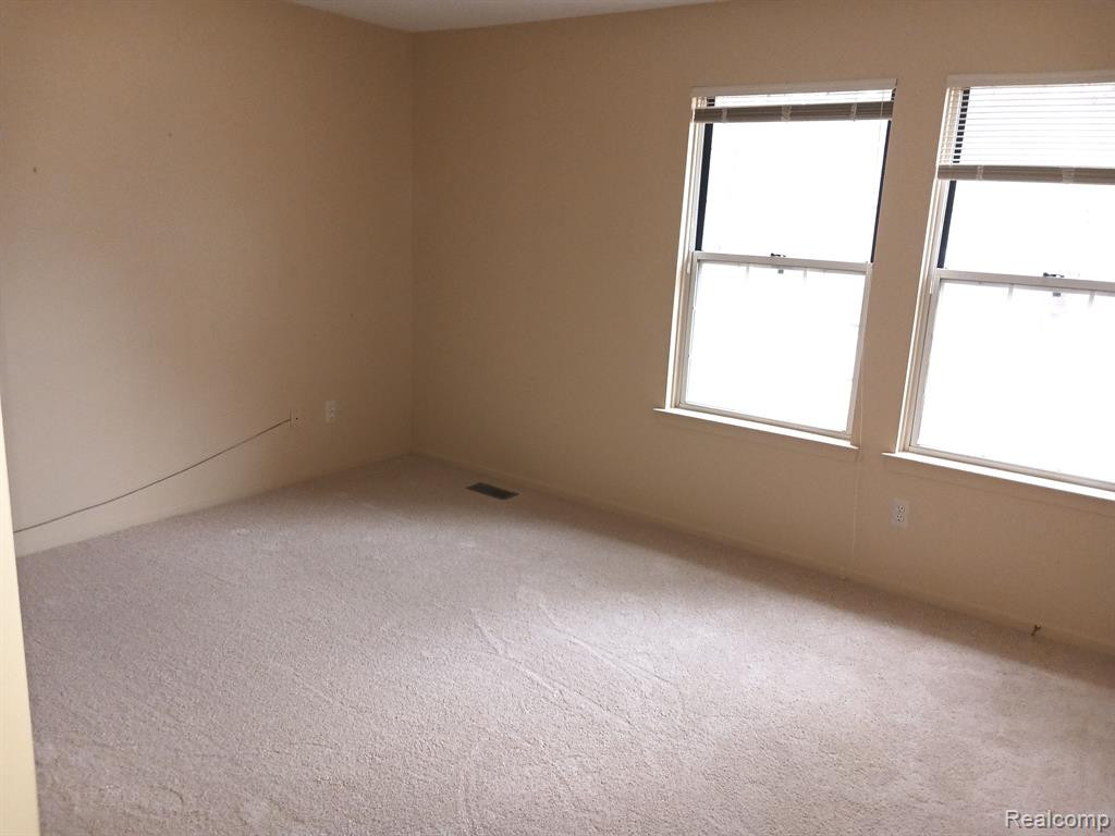 6600 BELLOWS Court, West Bloomfield, MI — Photo 7