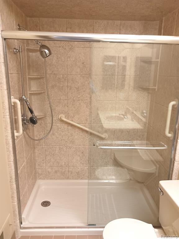 6600 BELLOWS Court, West Bloomfield, MI — Photo 10