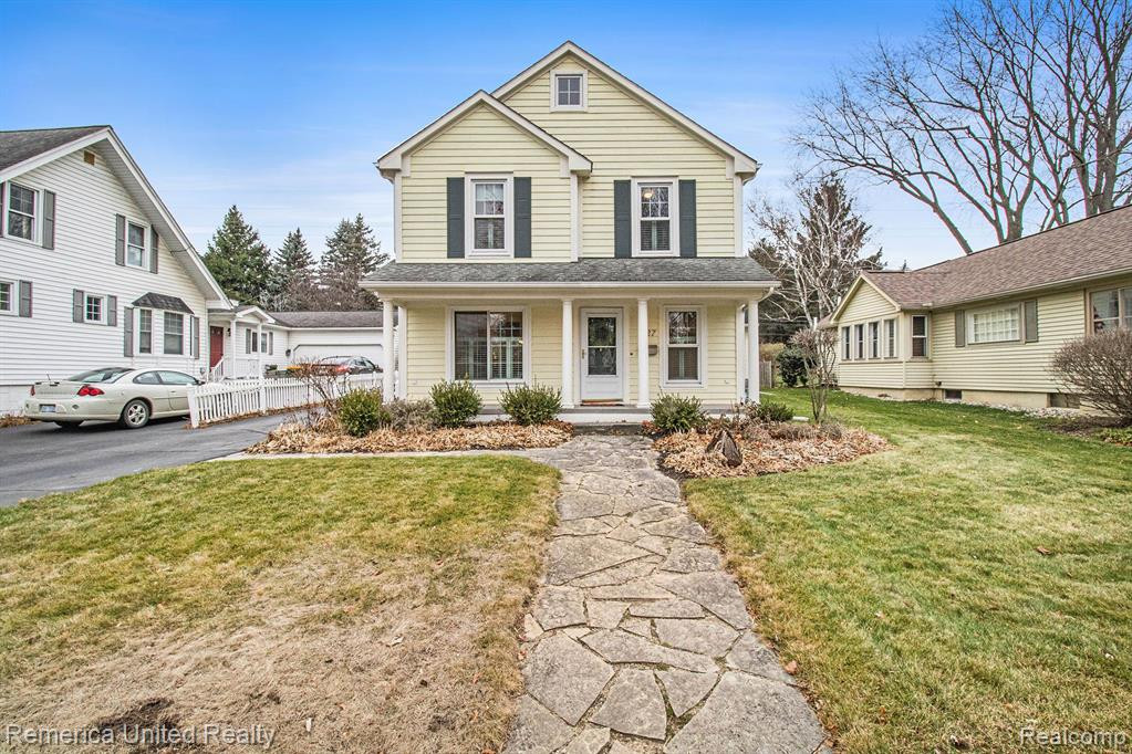127 N HOLCOMB Road, Clarkston, MI — Photo 2