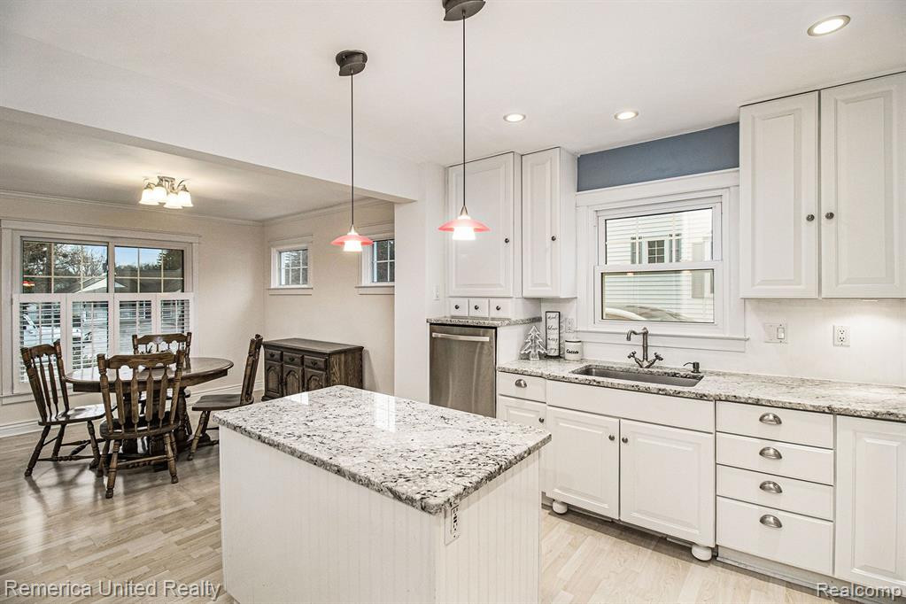 127 N HOLCOMB Road, Clarkston, MI — Photo 3